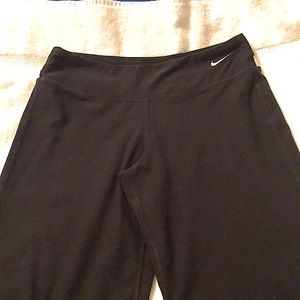 Nike DRI-FIT cropped leggings